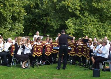 Bury St Edmunds Concert Band play an outdoor summer concert, pre-pandemic